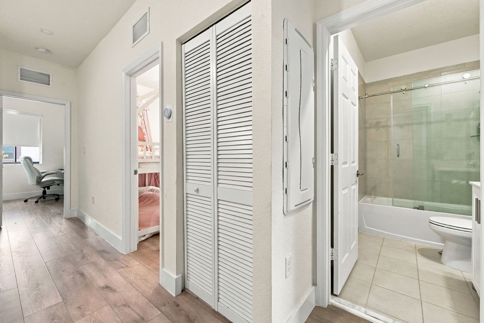 Hialeah House: 10544 W 32nd Lane