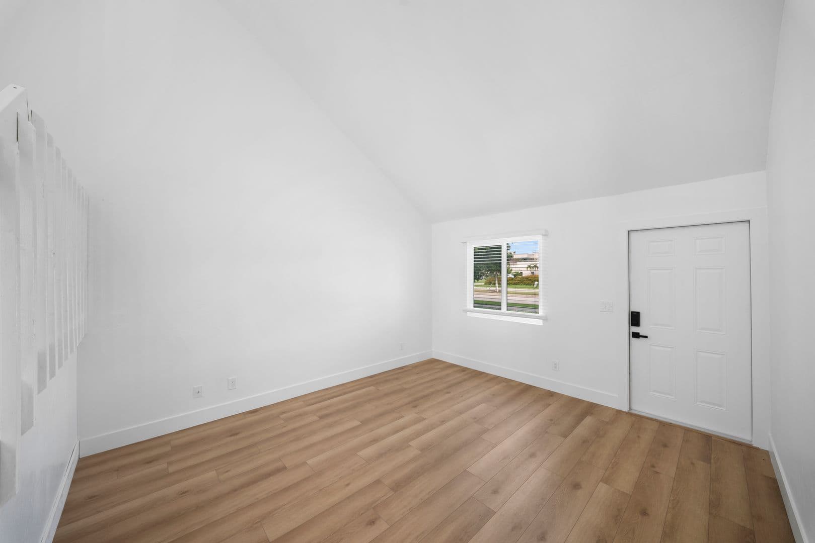 Cape Coral Apartment: 1101-1013 Country Club Blvd
