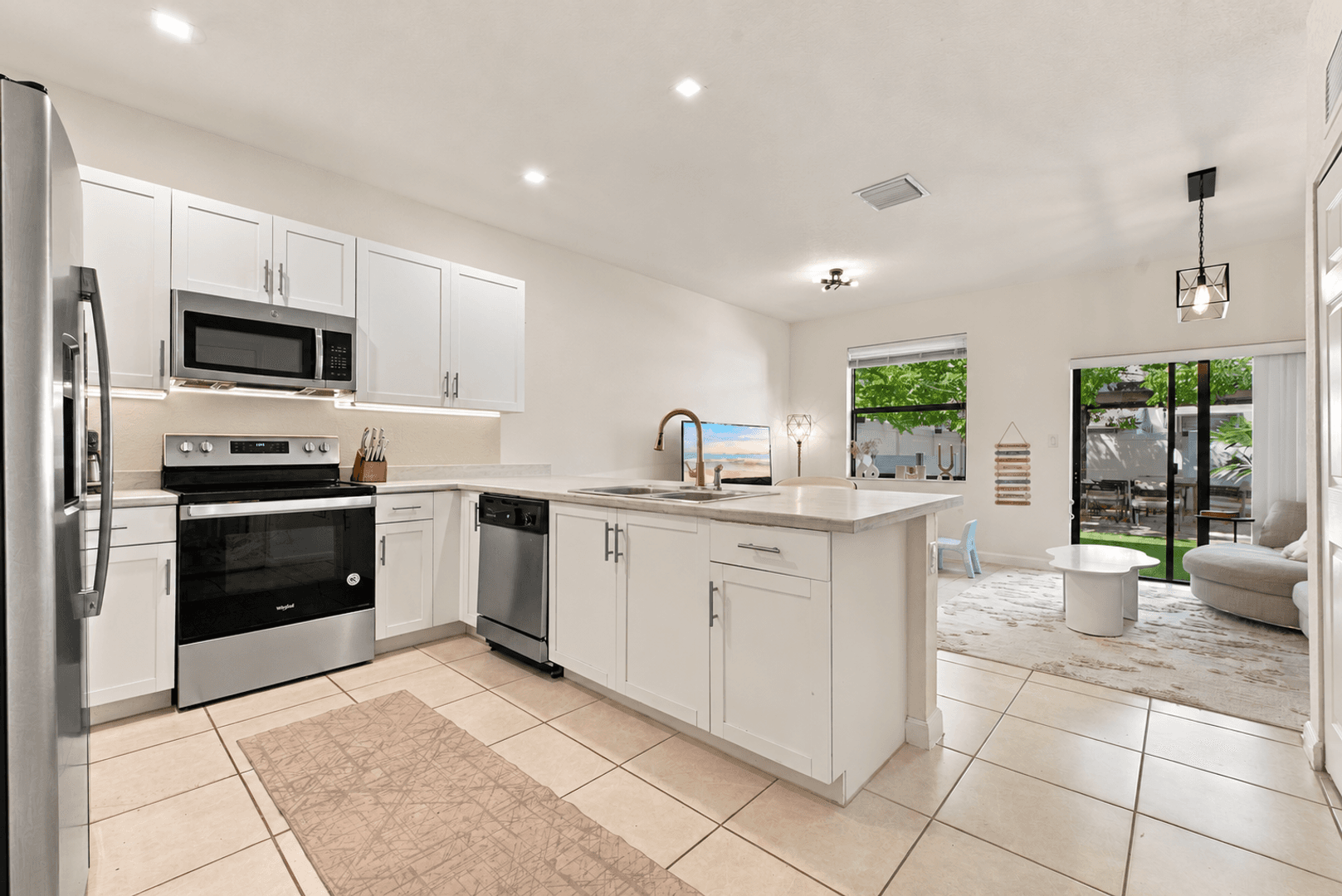 Hialeah House: 10544 W 32nd Lane