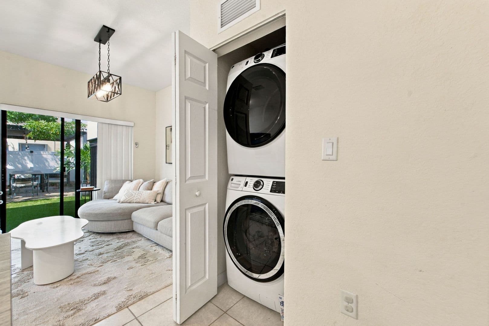 Hialeah House: 10544 W 32nd Lane