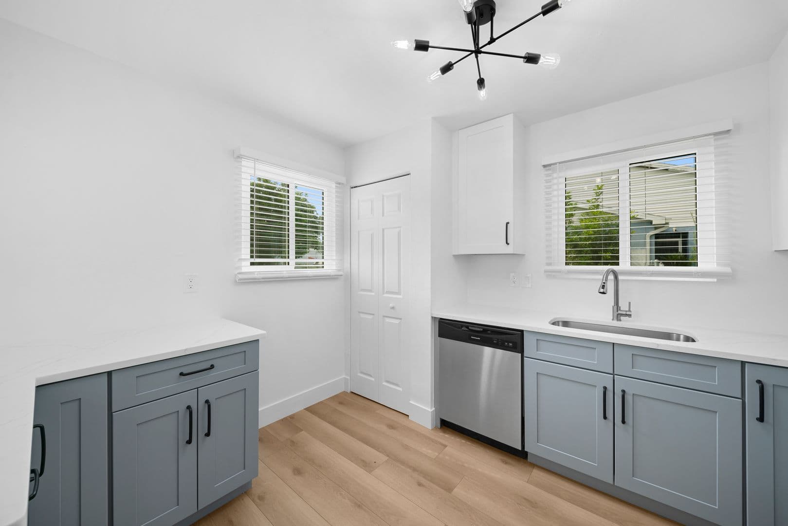 Cape Coral Apartment: 1101-1013 Country Club Blvd
