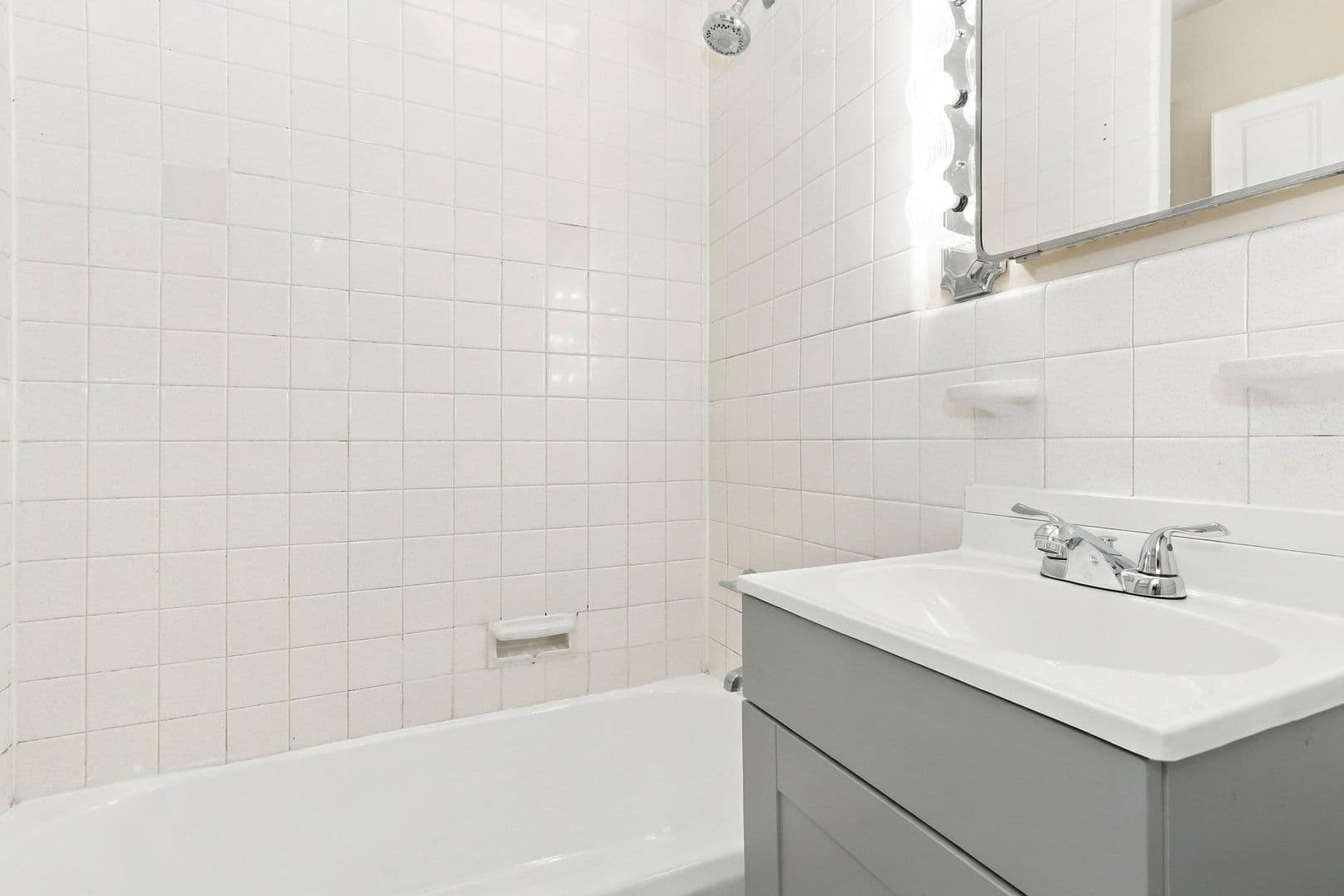 Telford Apartment: 198 N Washington St