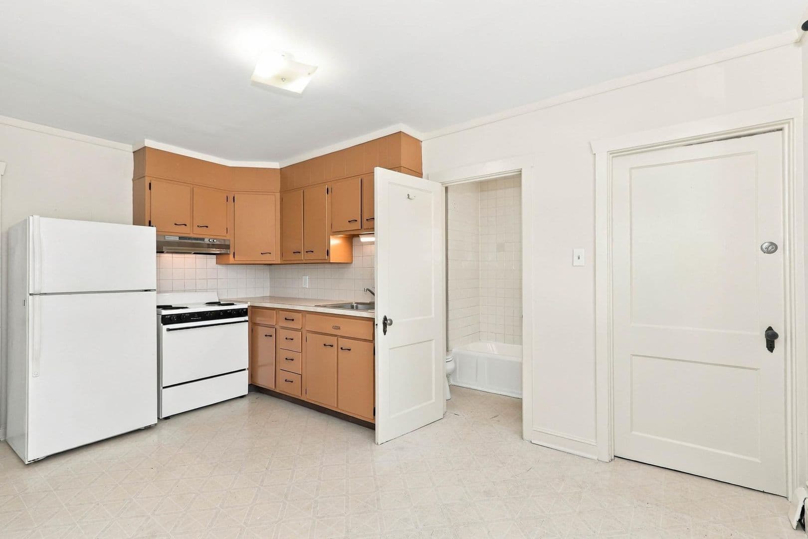 Telford Apartment: 198 N Washington St