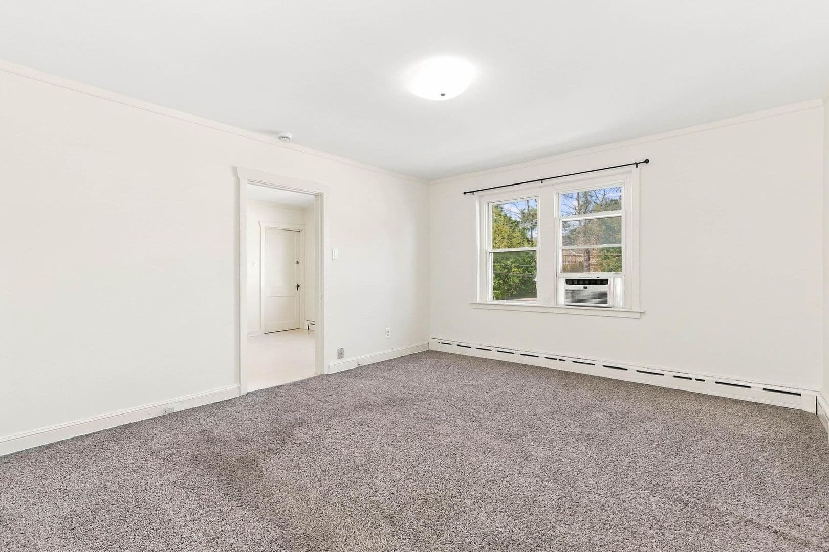 Telford Apartment: 198 N Washington St