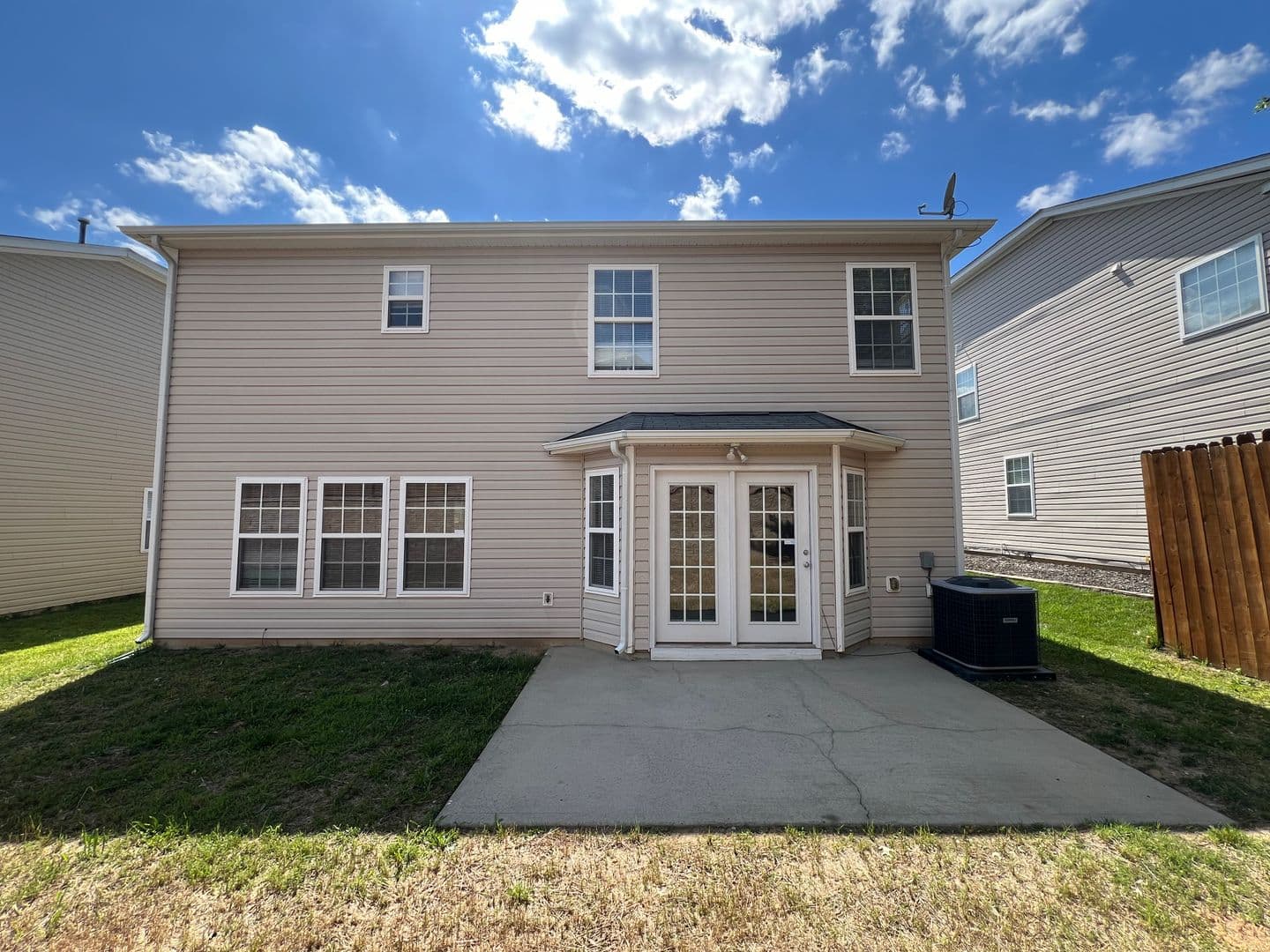 Raleigh House: 2829 Roundleaf Court