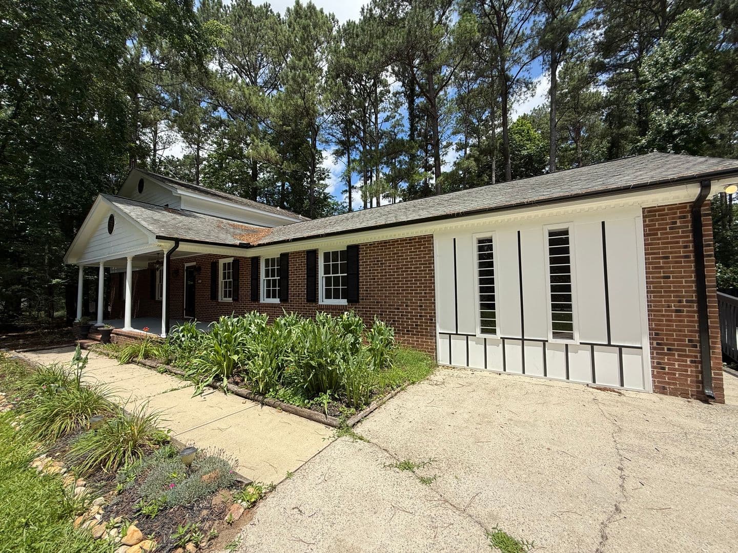 Clayton House: 208 Hardwood Ridge Ct
