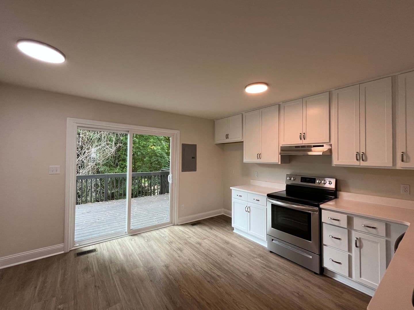 Raleigh Townhome: 212 N Peartree Ln