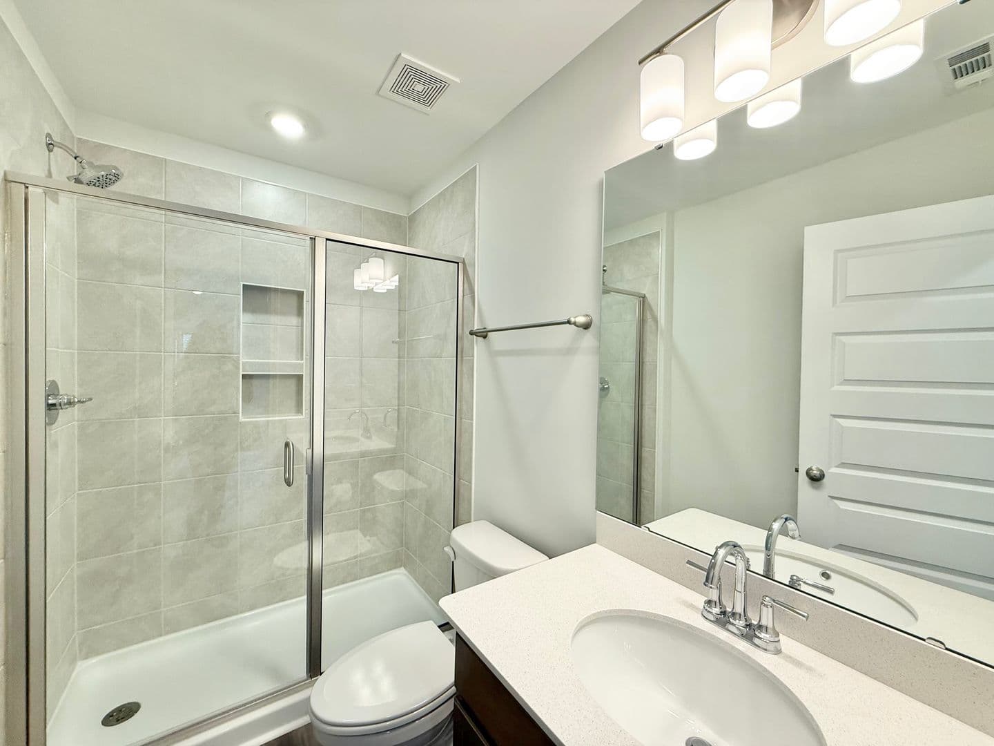 Garner House: 150 Cherry Blossom Ct