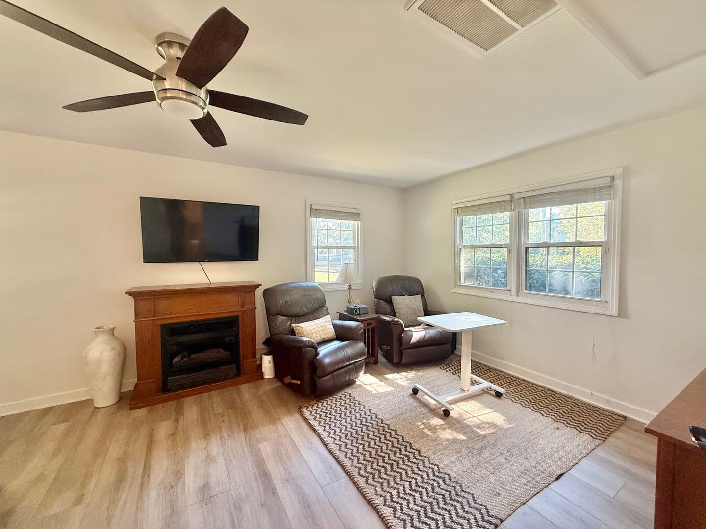 Raleigh House: 8009 Brandyapple Dr
