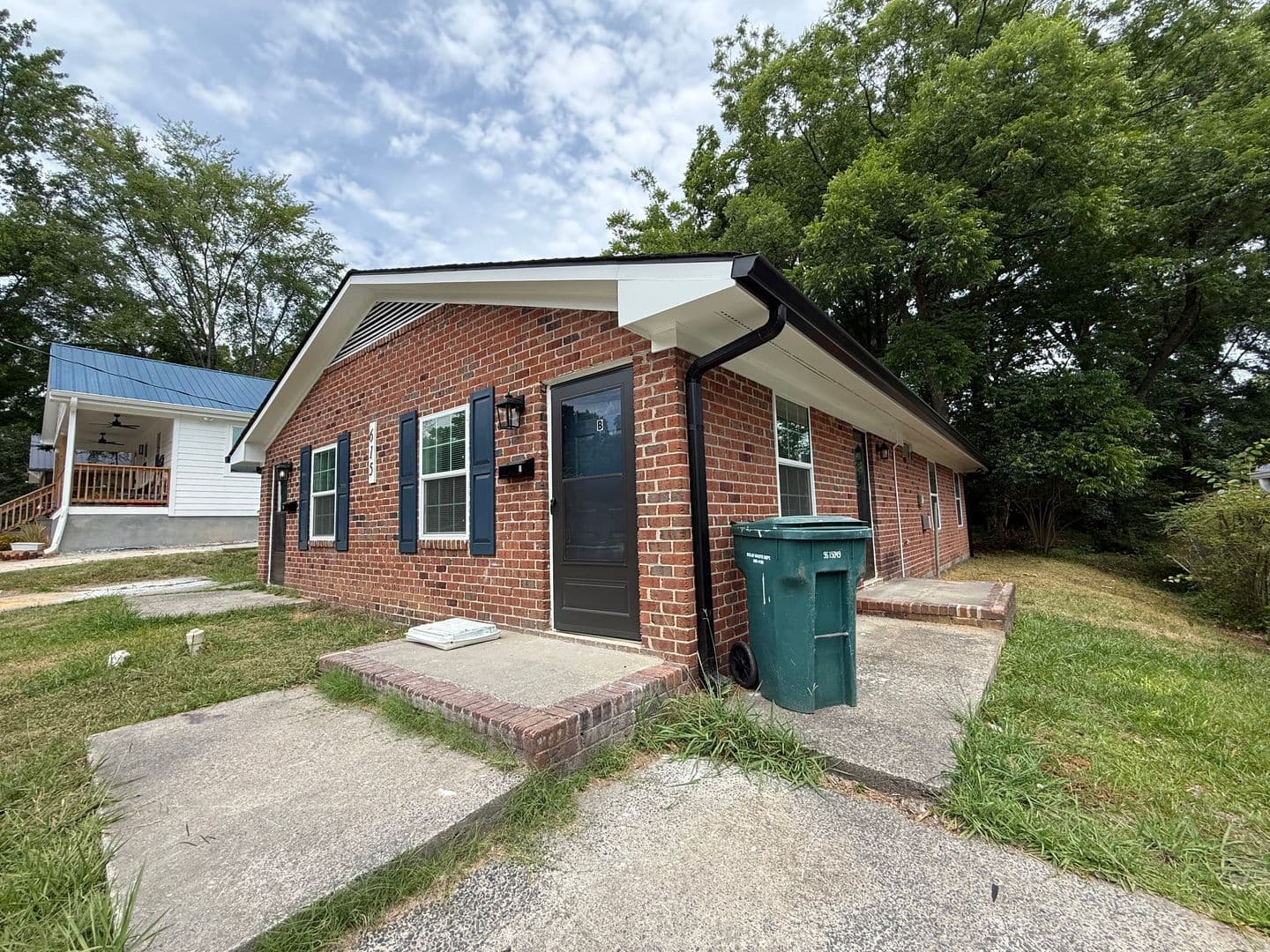 Durham Apartment: 615B Burlington Ave
