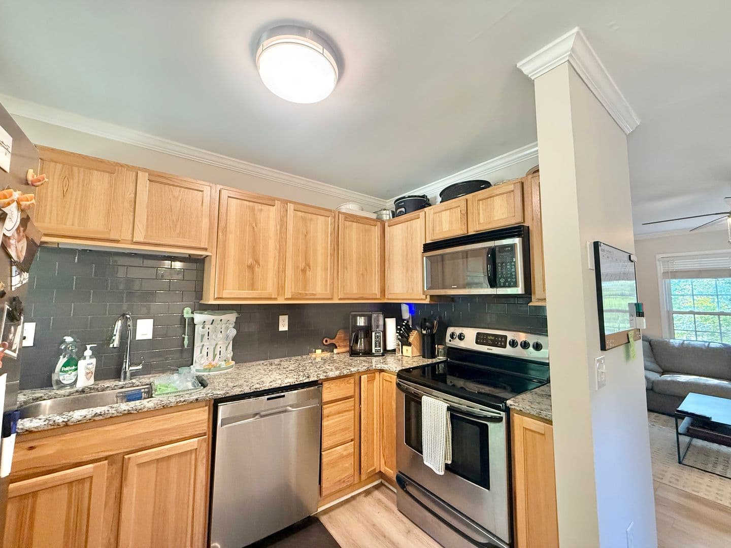 Raleigh House: 8009 Brandyapple Dr