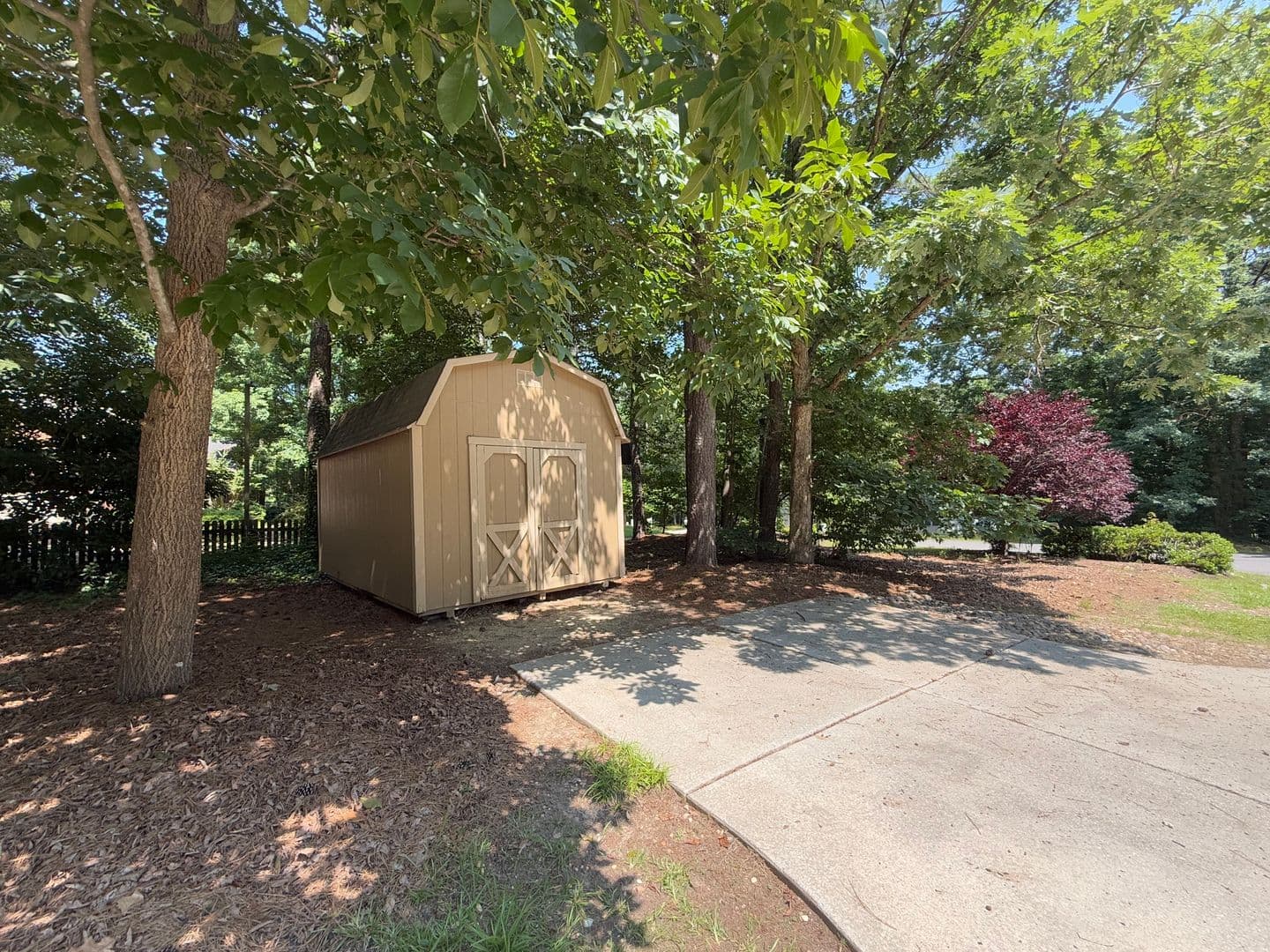 Clayton House: 208 Hardwood Ridge Ct