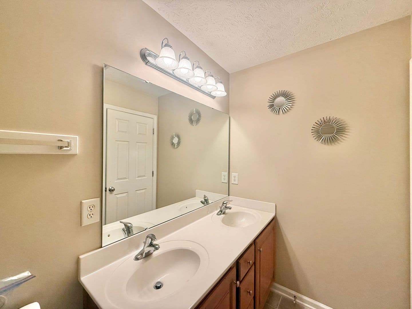 Raleigh Townhome: 2006 Mirror Dr.