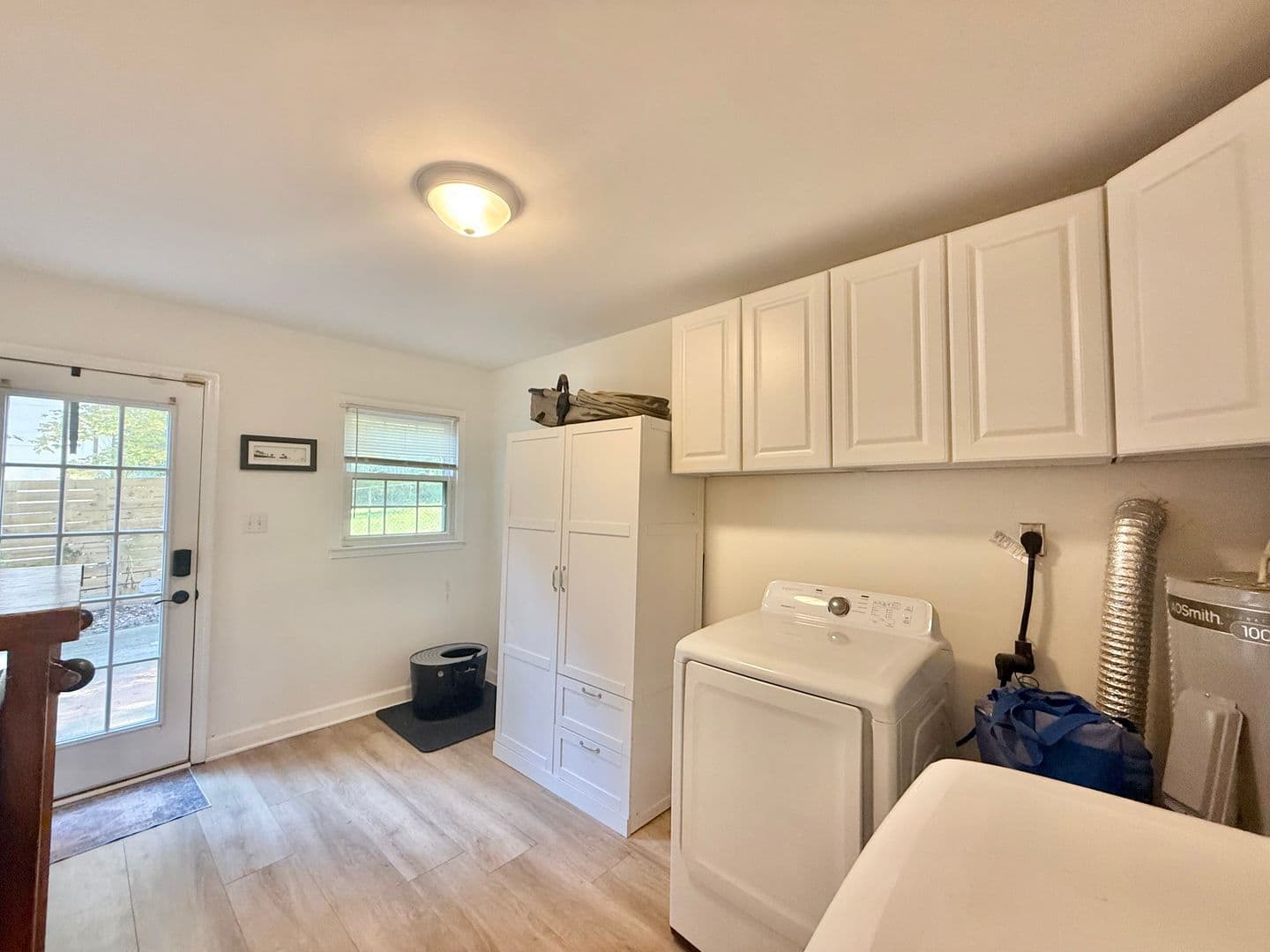 Raleigh House: 8009 Brandyapple Dr