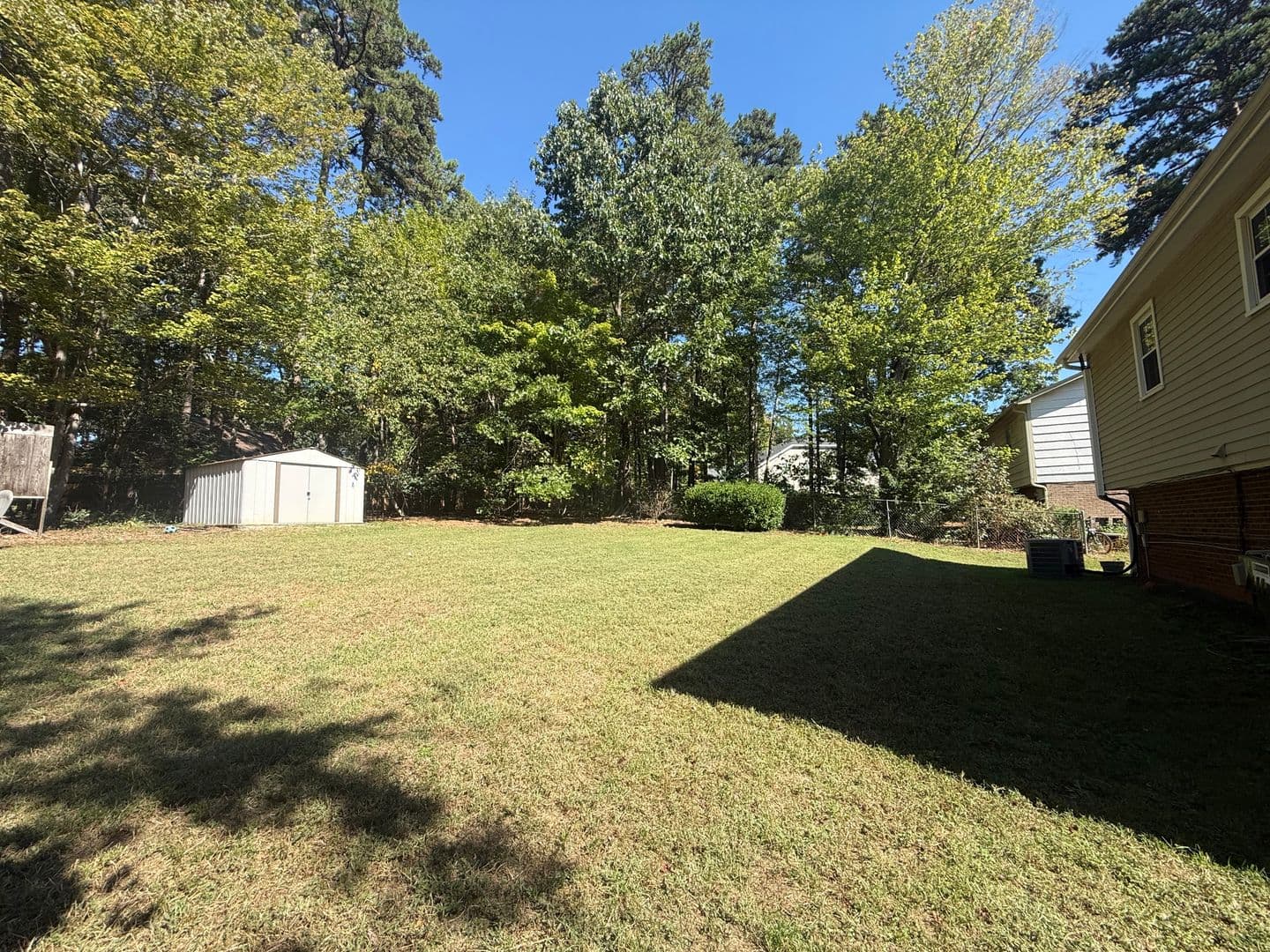 Raleigh House: 8009 Brandyapple Dr