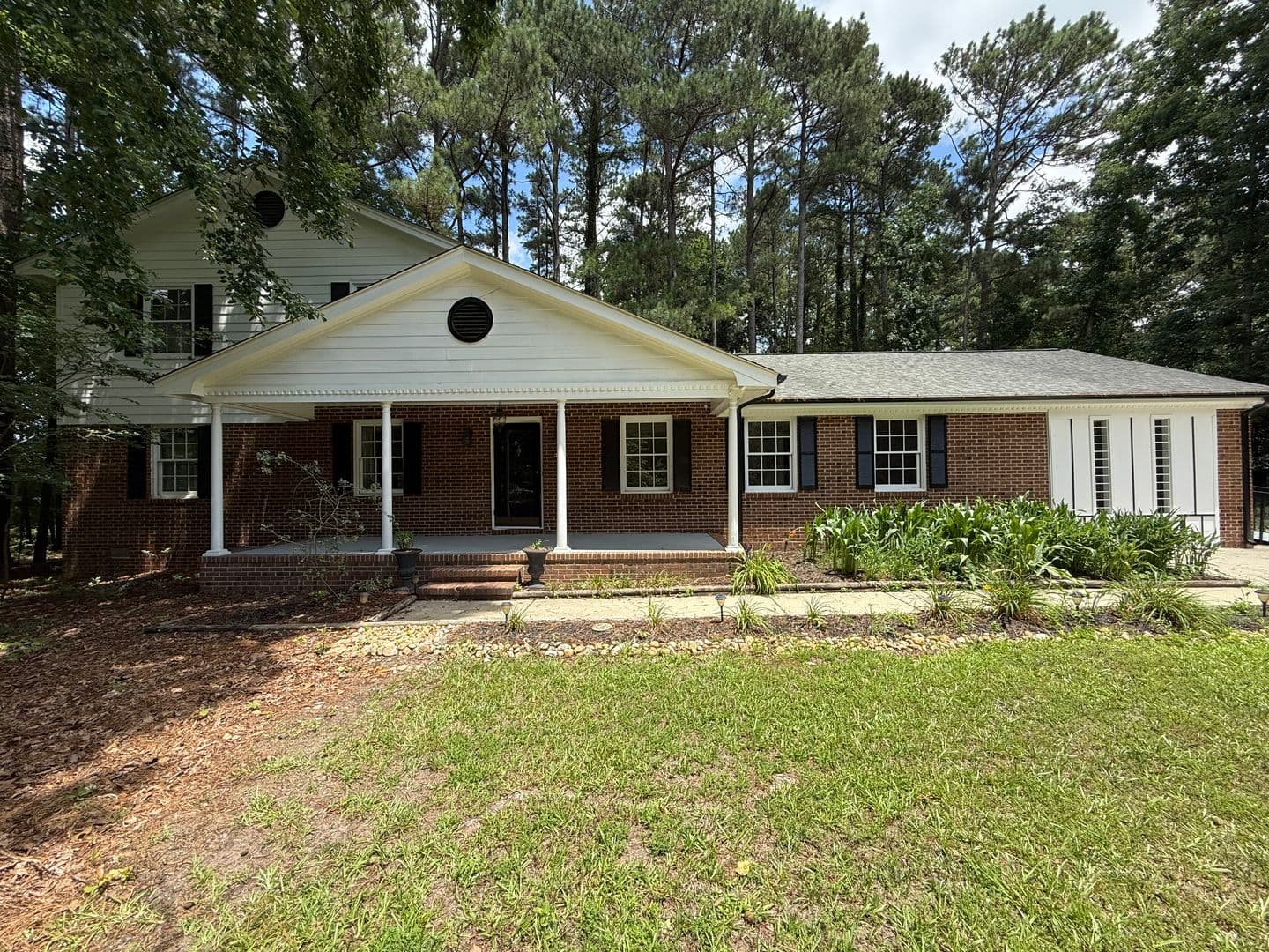 Clayton House: 208 Hardwood Ridge Ct