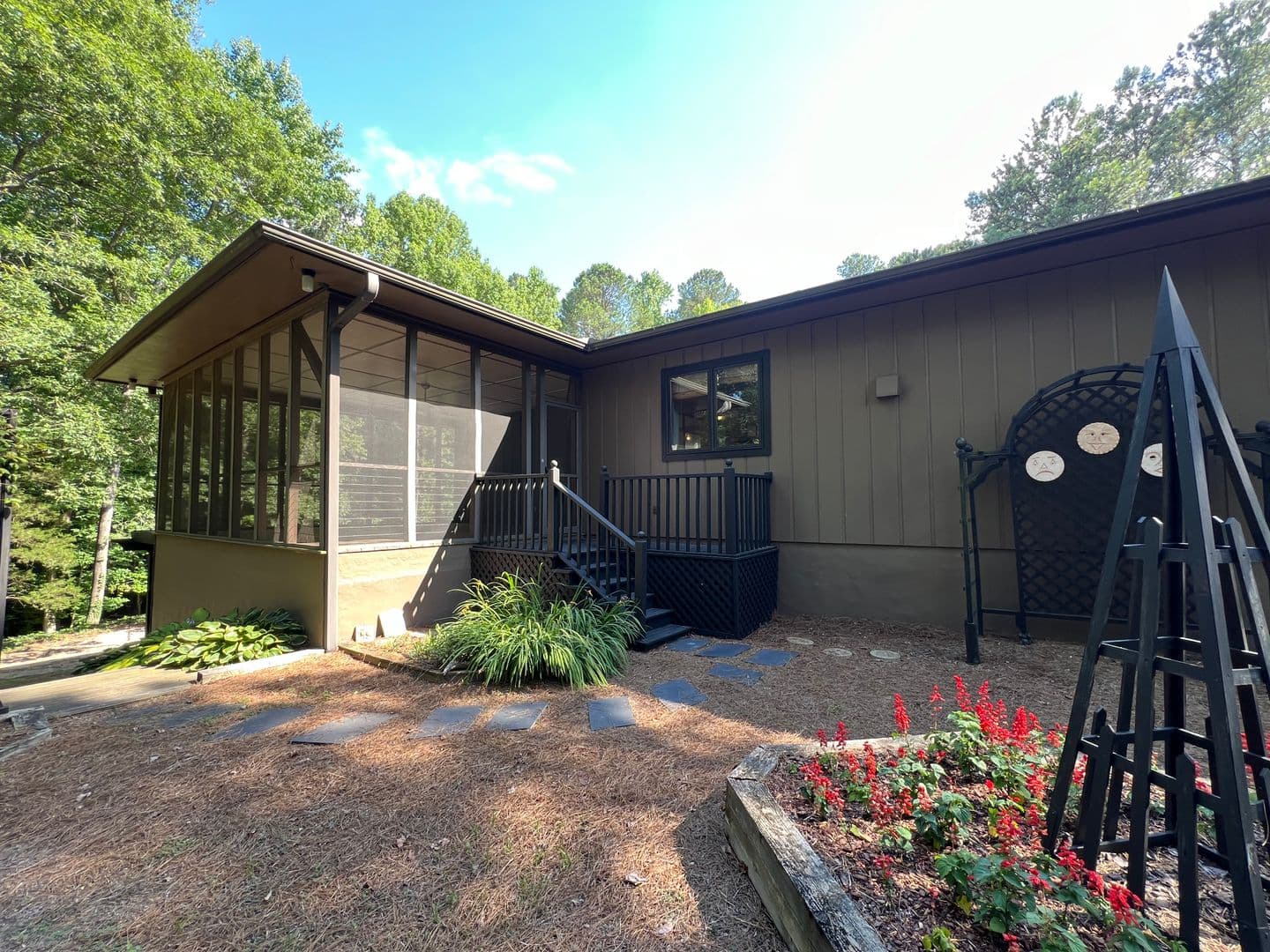 Raleigh House: 3005 Hickory Tree Place