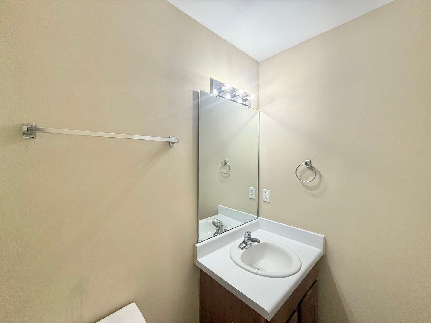 Raleigh House: 3932 Laurel Glen Rd
