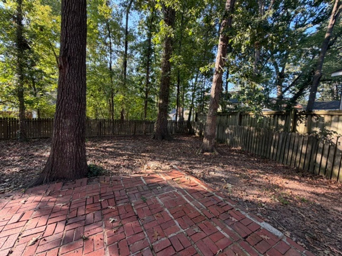 Raleigh House: 7316 North Thorncliff Pl