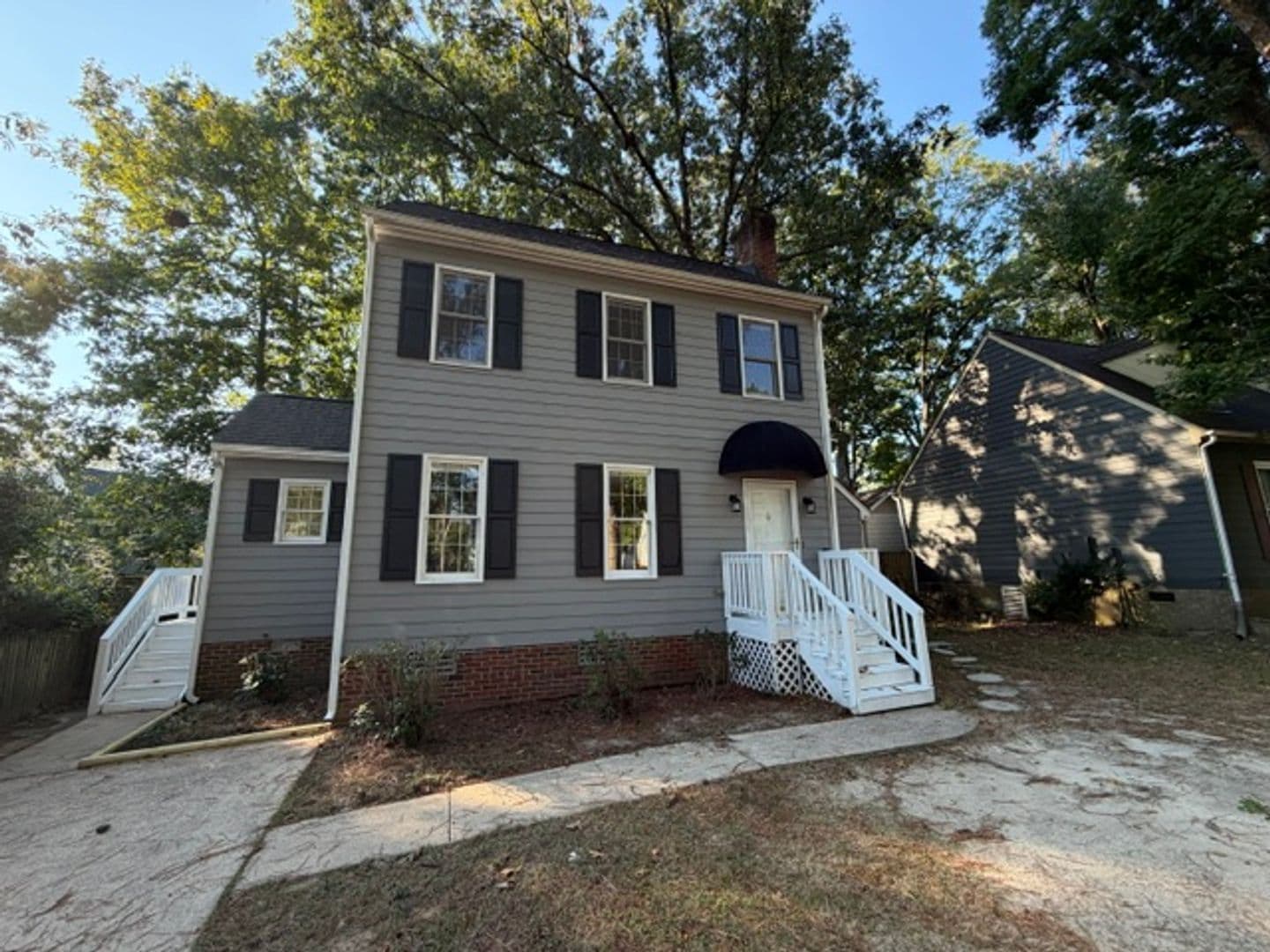 Raleigh House: 7316 North Thorncliff Pl