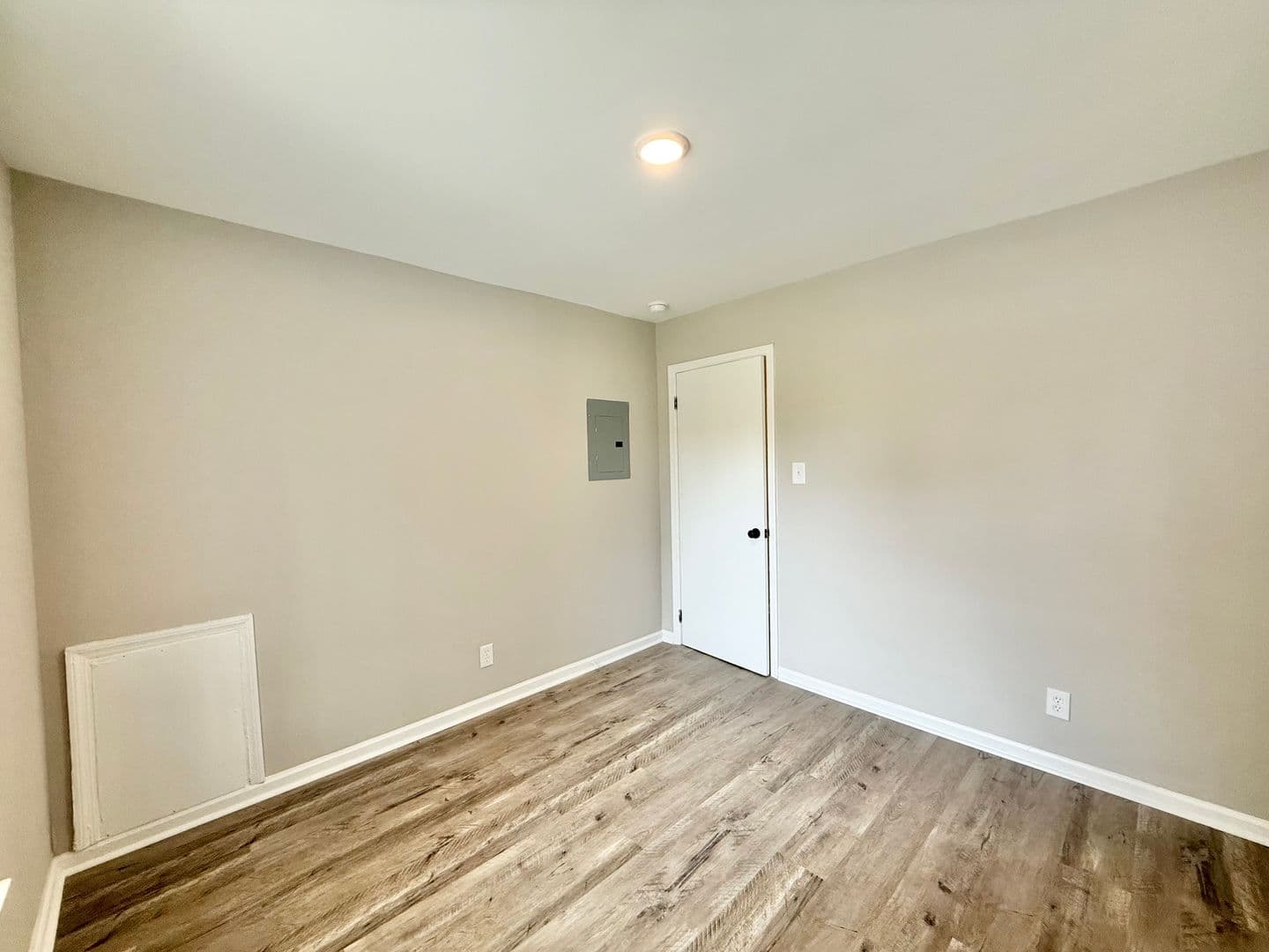 Durham Apartment: 615B Burlington Ave