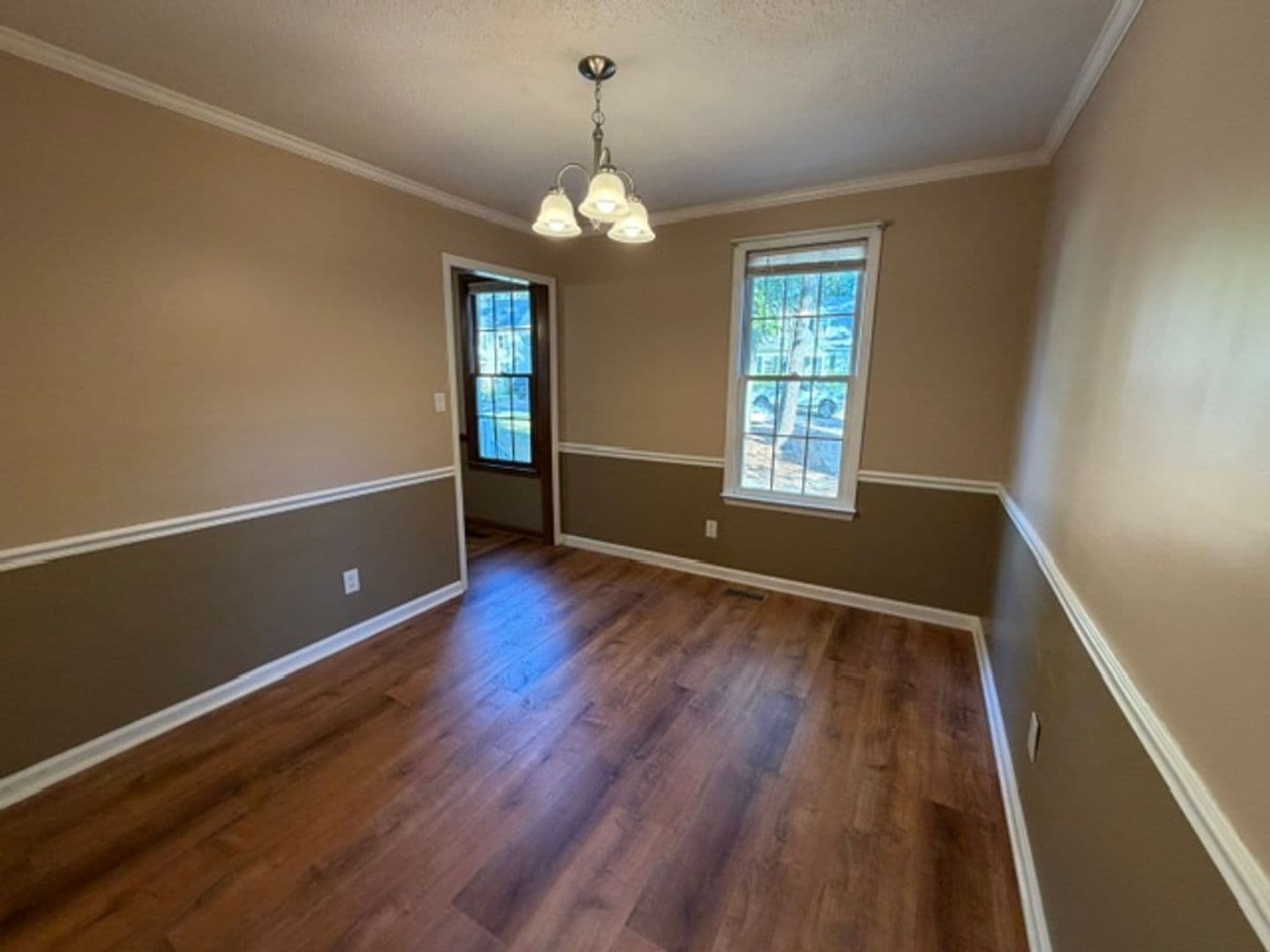 Raleigh House: 7316 North Thorncliff Pl
