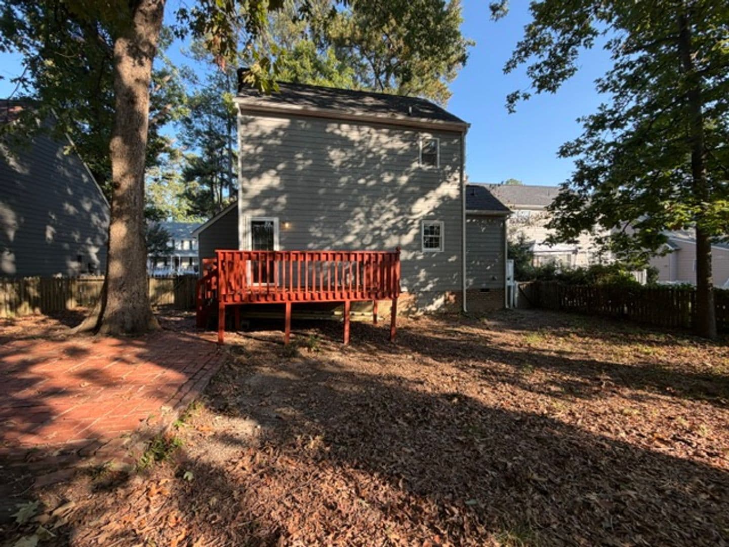 Raleigh House: 7316 North Thorncliff Pl