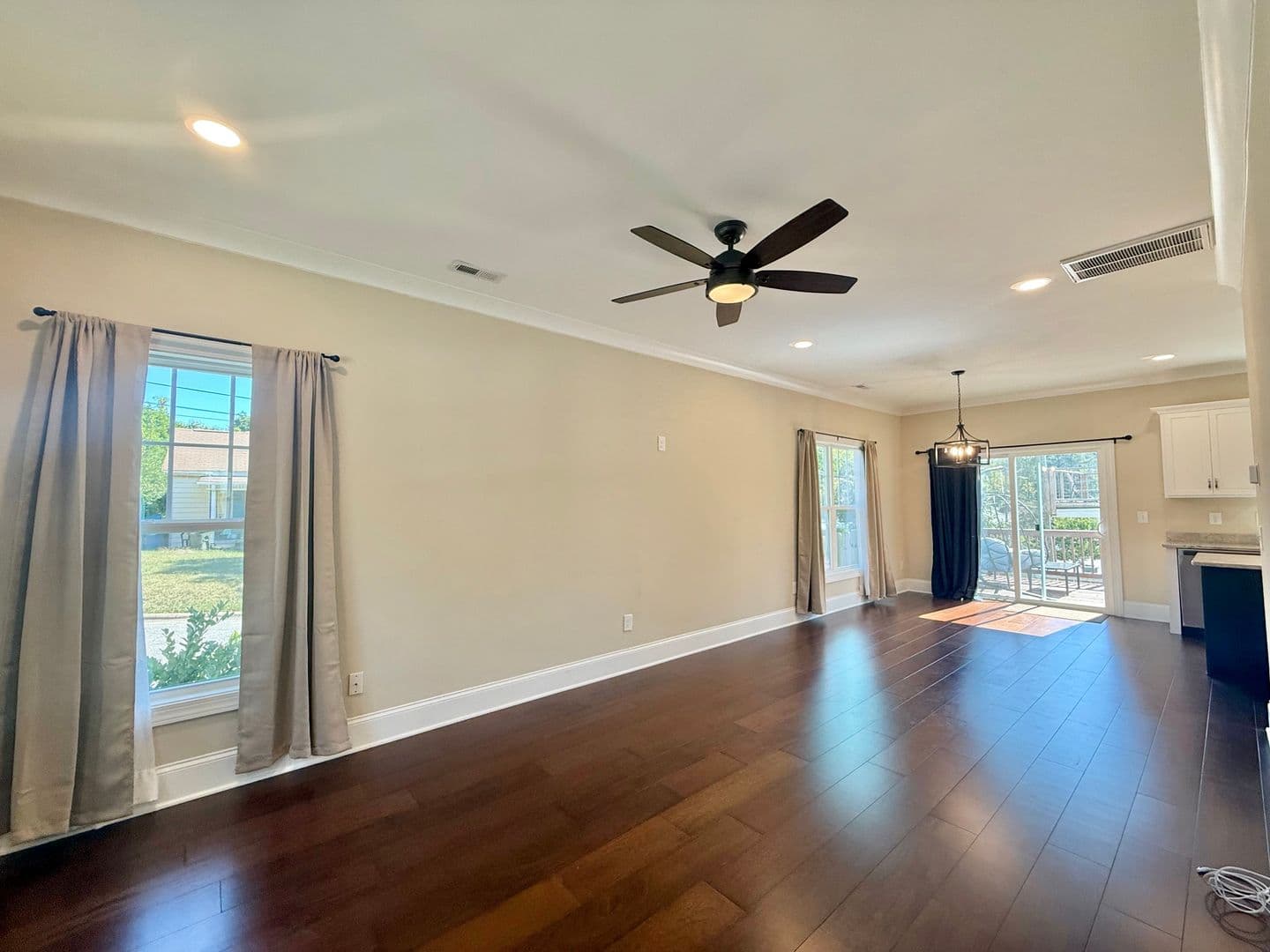 Durham House: 3114 Bryant Street