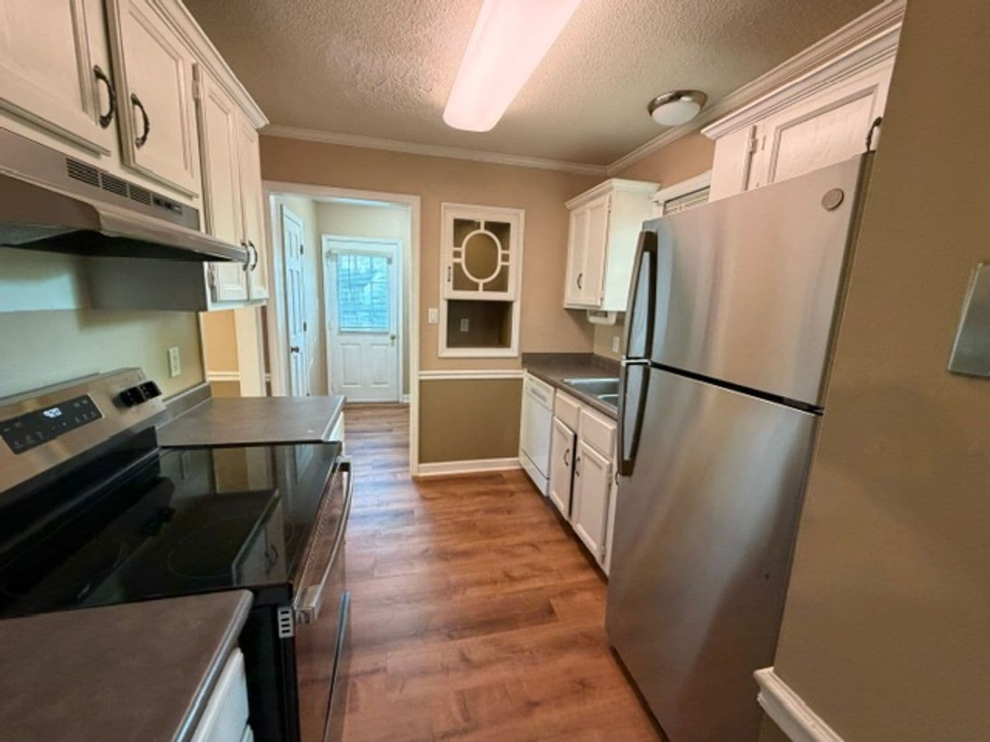 Raleigh House: 7316 North Thorncliff Pl