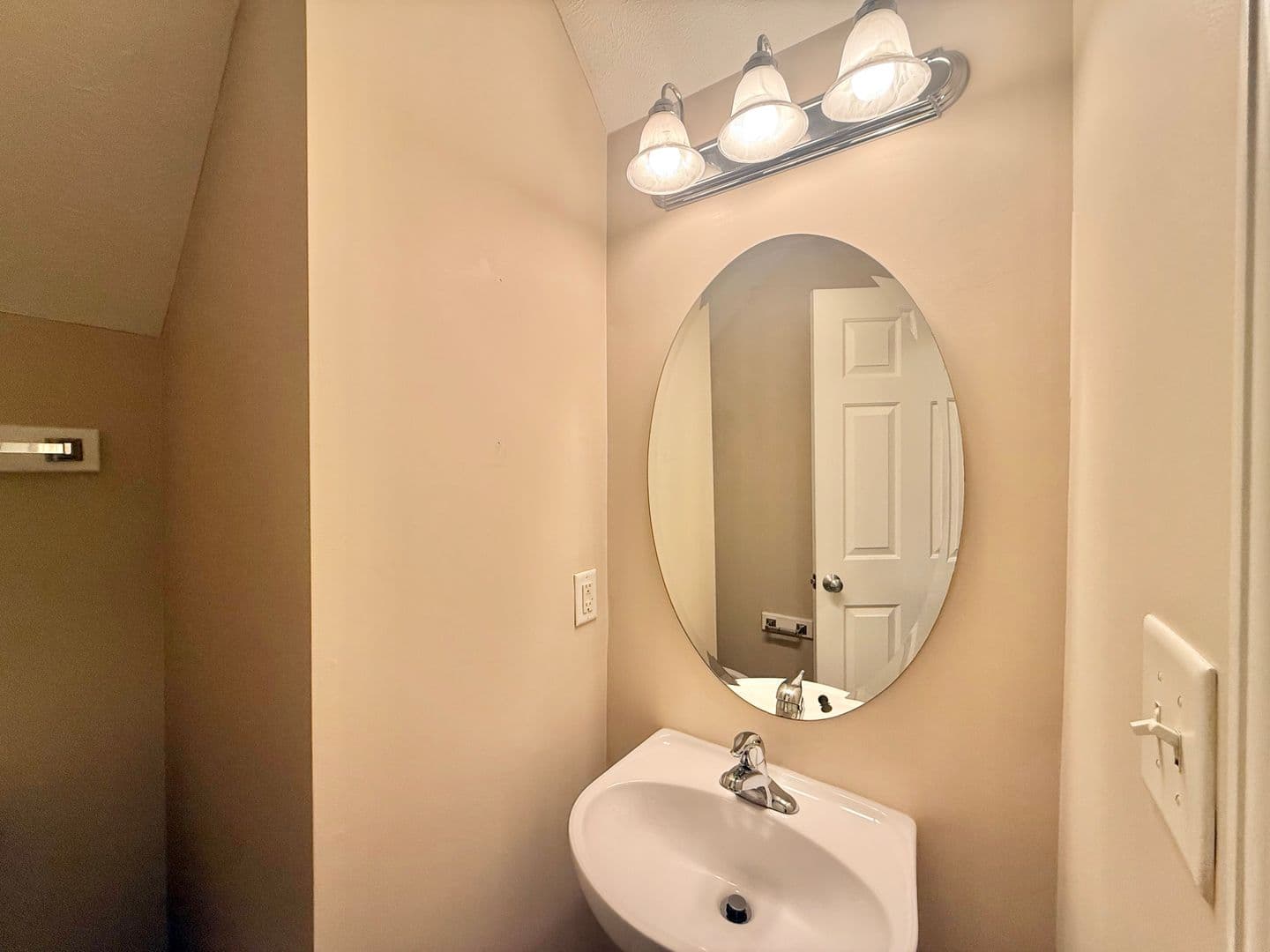Raleigh Townhome: 2006 Mirror Dr.