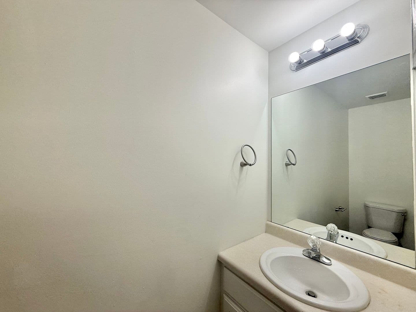 Clayton Townhome: 401 Whitehall Ct
