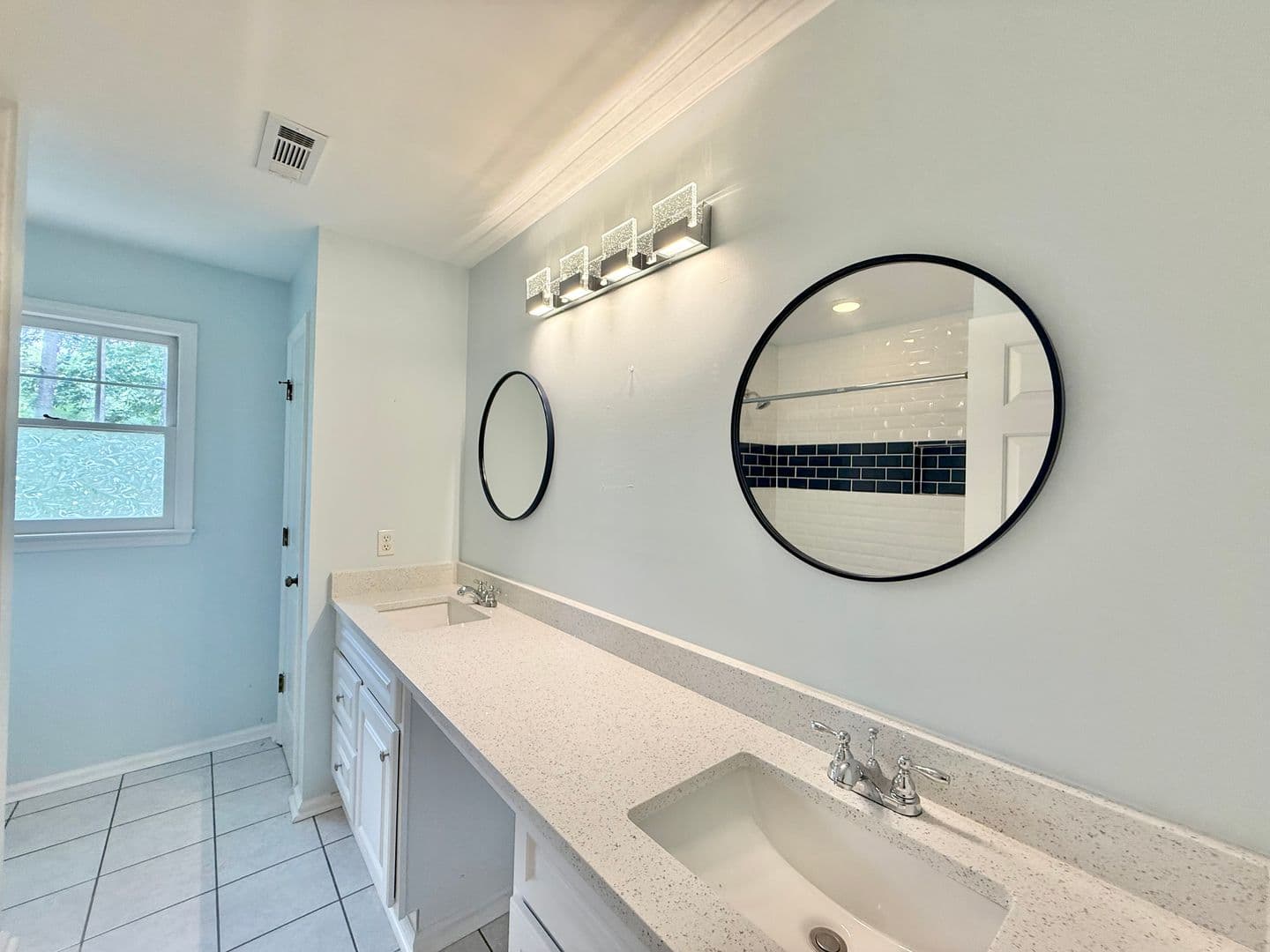 Clayton House: 208 Hardwood Ridge Ct