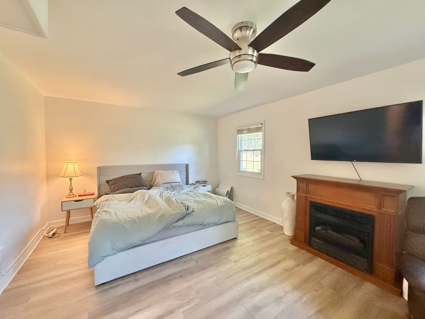 Raleigh House: 8009 Brandyapple Dr