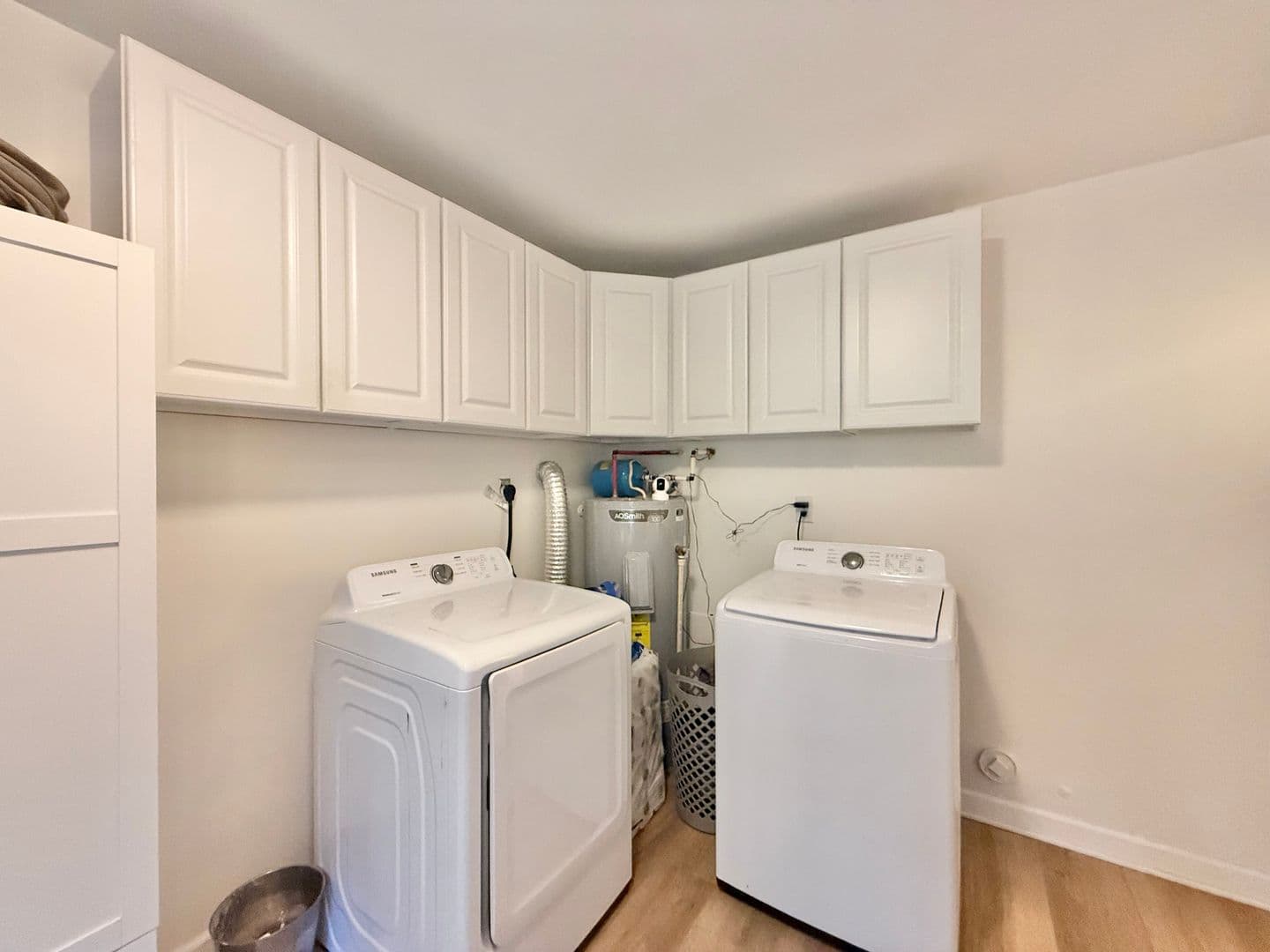 Raleigh House: 8009 Brandyapple Dr