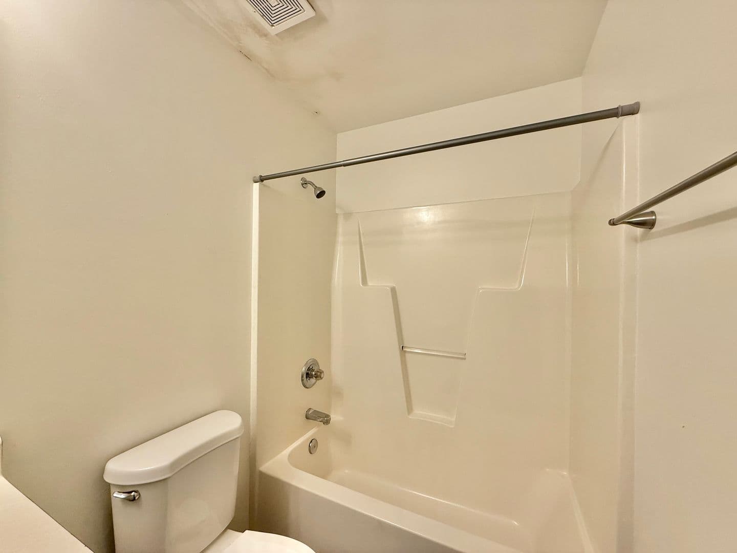 Clayton Townhome: 401 Whitehall Ct