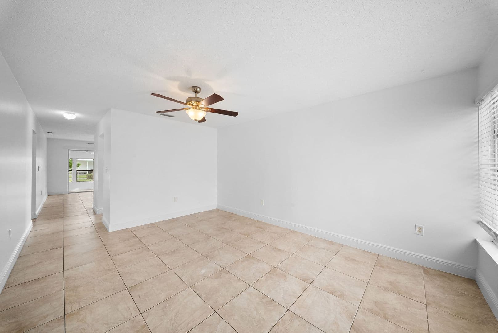 Fort Myers Apartment: 11368-11370 SUMMERWINDS CT