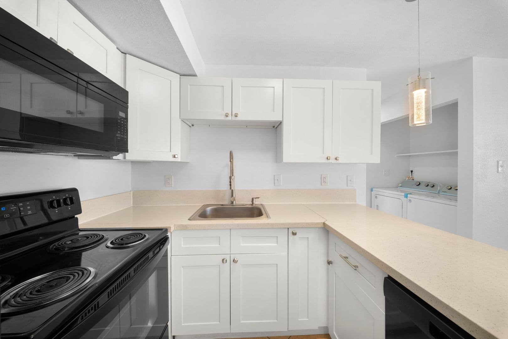 Fort Myers Apartment: 13401-13407 Pine Needle Ln