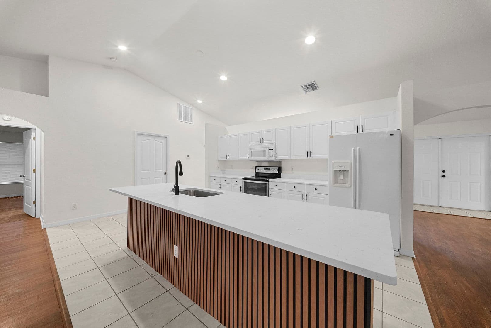 Lehigh Acres House: 2813 34th St W, Lehigh