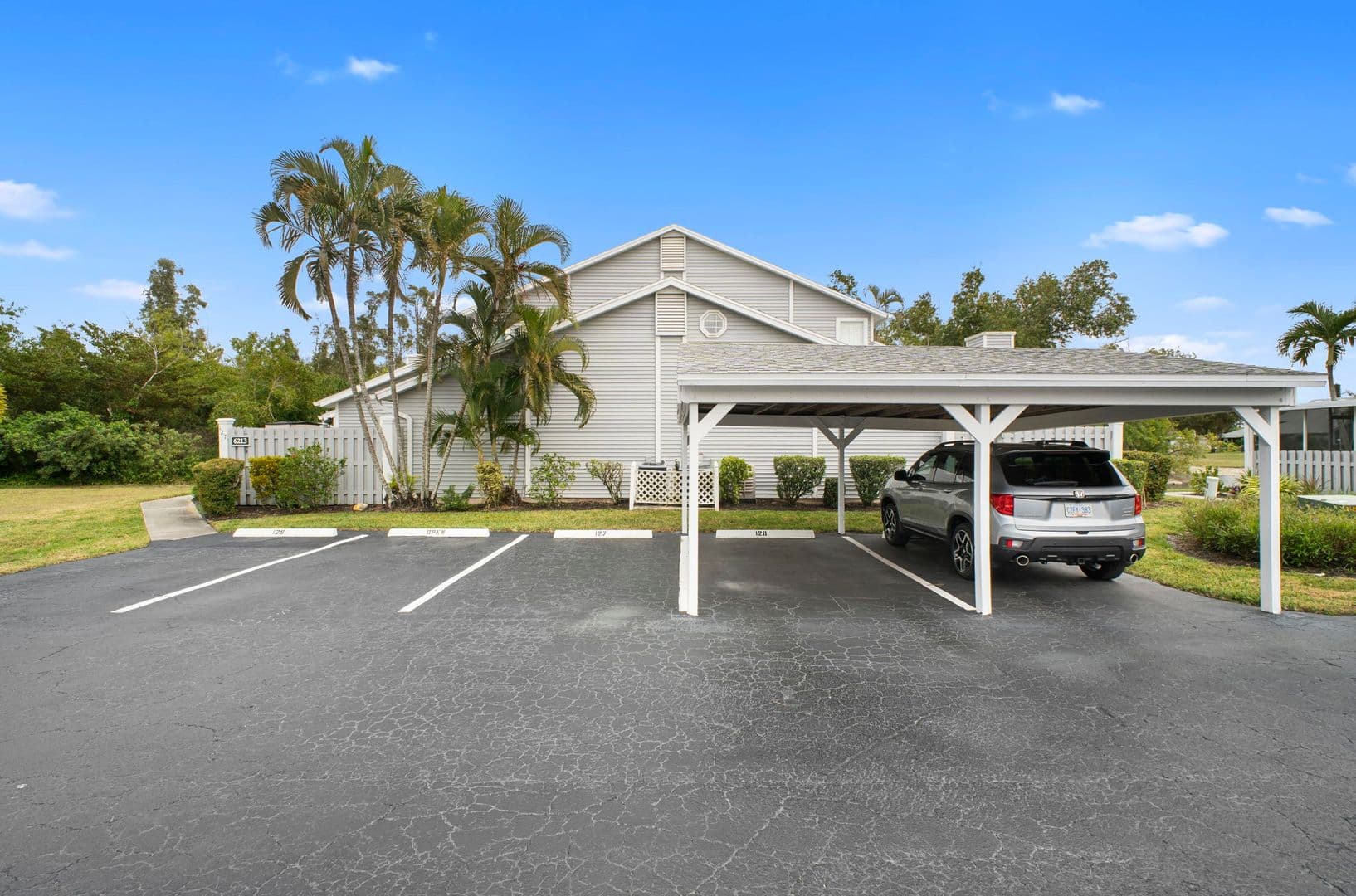 Fort Myers House: 6213 Timberwood Cir #129