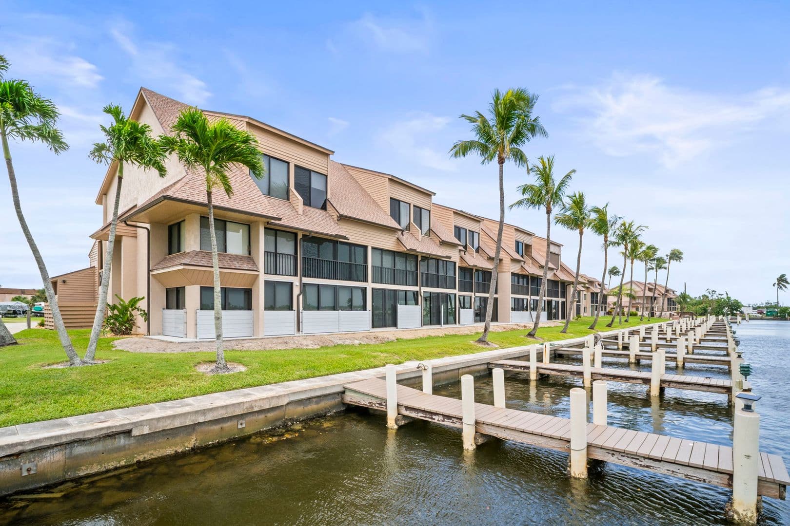 Fort Myers Beach House: 894 Buttonwood Dr - Apt 215