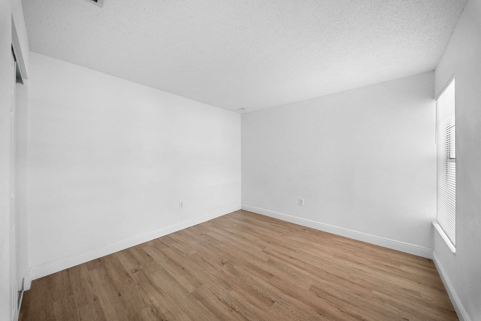 Fort Myers Apartment: 11368-11370 SUMMERWINDS CT