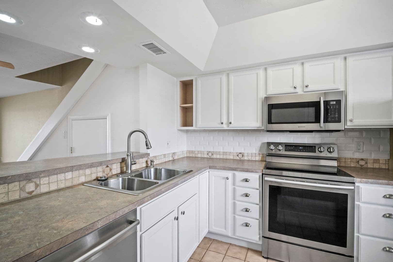 Fort Myers Beach House: 894 Buttonwood Dr - Apt 215