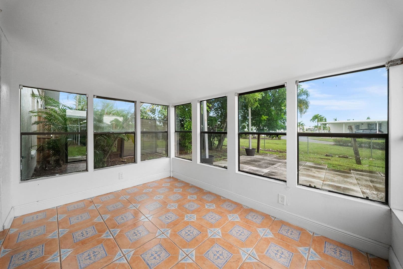 Fort Myers Apartment: 11368-11370 SUMMERWINDS CT