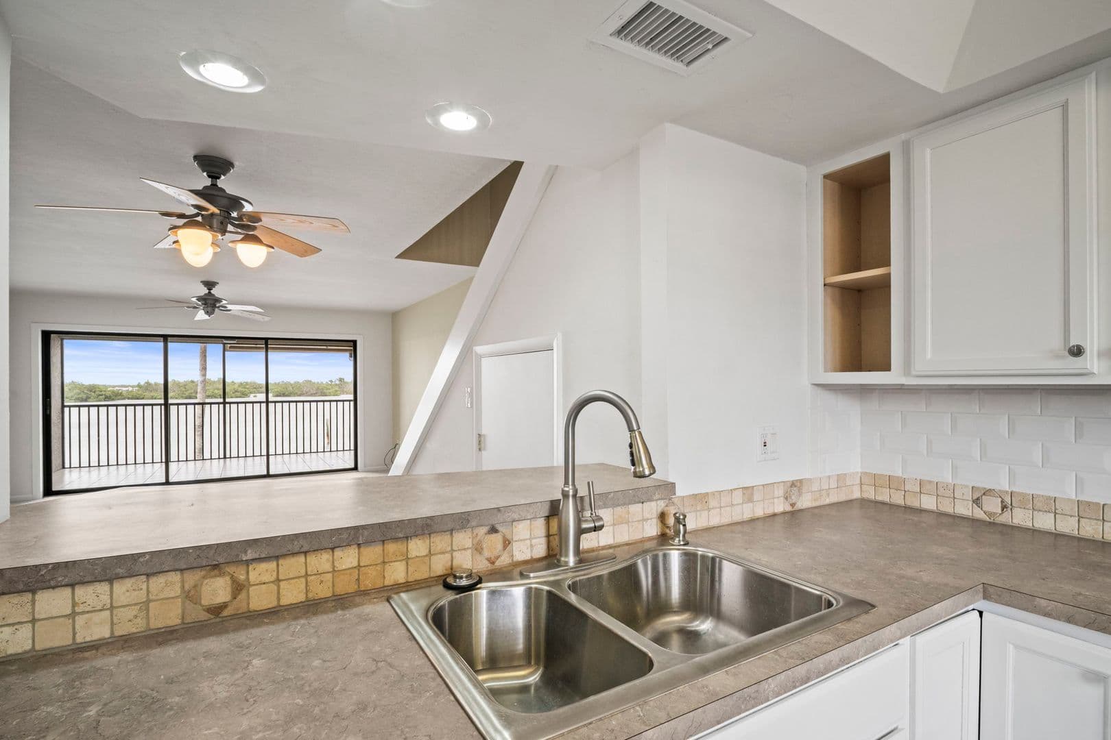 Fort Myers Beach House: 894 Buttonwood Dr - Apt 215