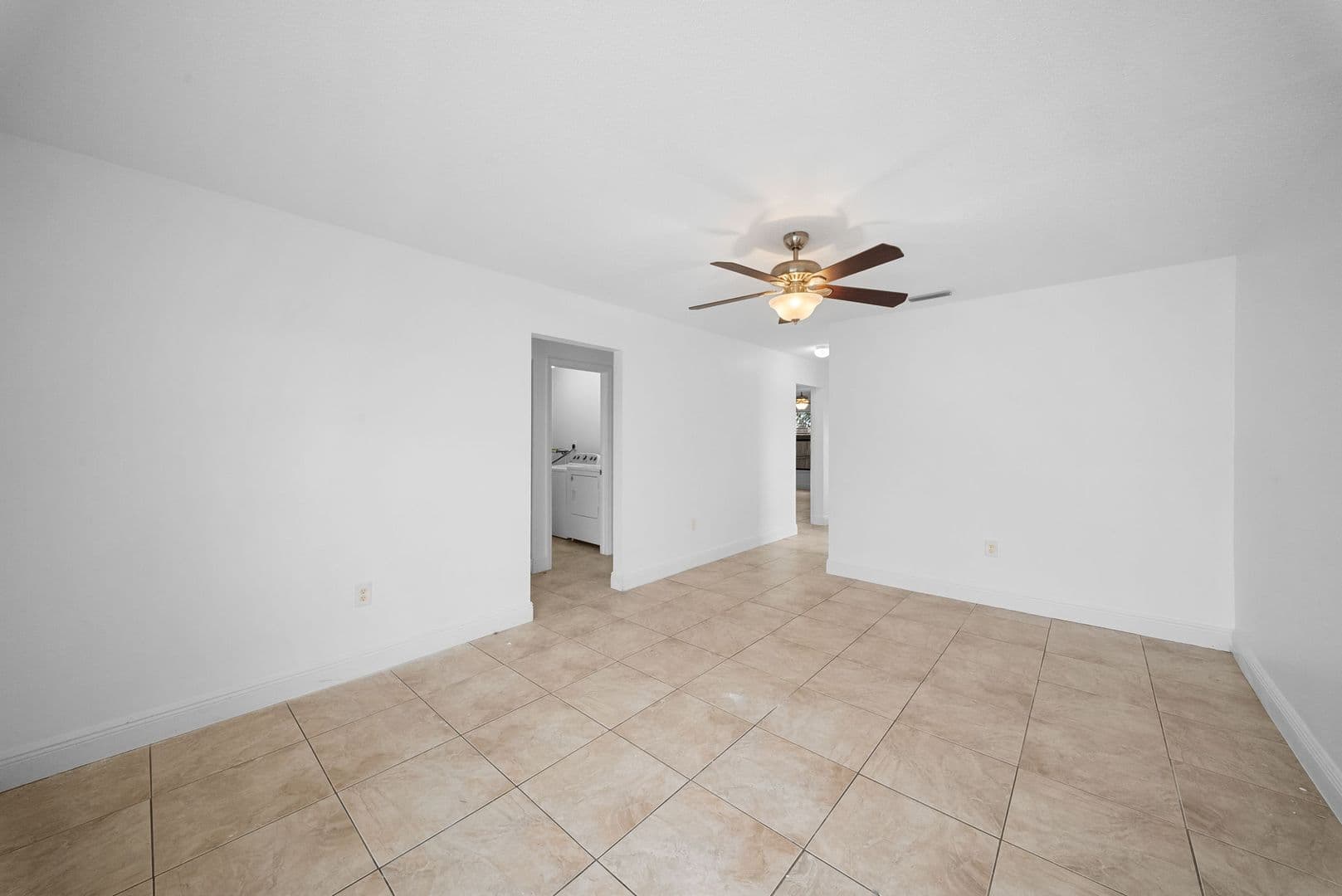 Fort Myers Apartment: 11368-11370 SUMMERWINDS CT