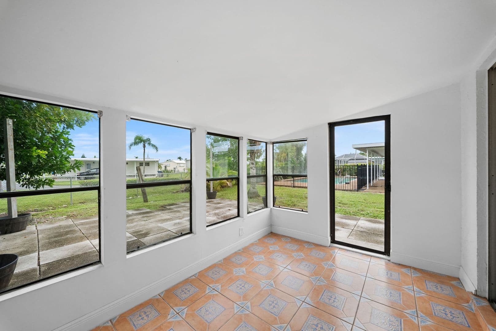 Fort Myers Apartment: 11368-11370 SUMMERWINDS CT