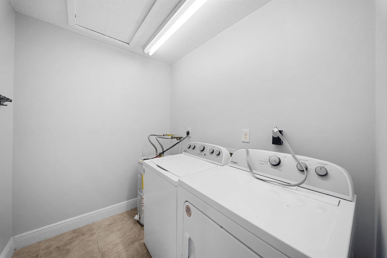 Fort Myers Apartment: 11368-11370 SUMMERWINDS CT