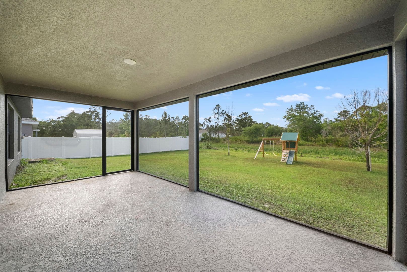 Lehigh Acres House: 490 Windermere Dr