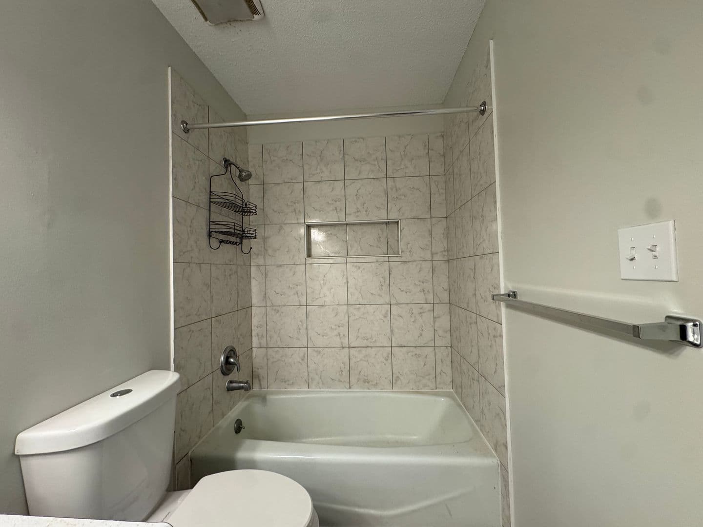 Knoxville Apartment: 212 S. David Ln.