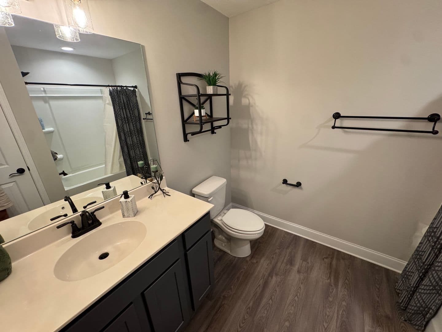 Oak Ridge House: 104 Deerberry Ln